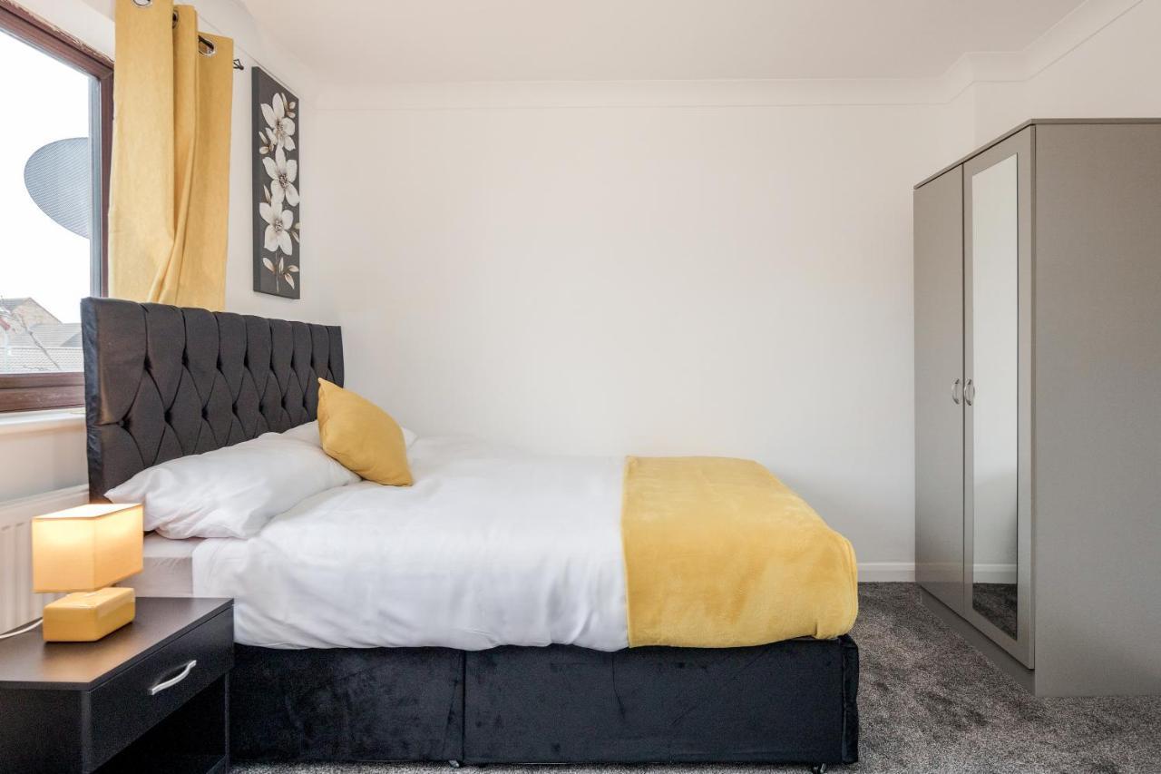 Lovely House In Dagenham / Barking With Free Parking, Wifi & Garden מראה חיצוני תמונה