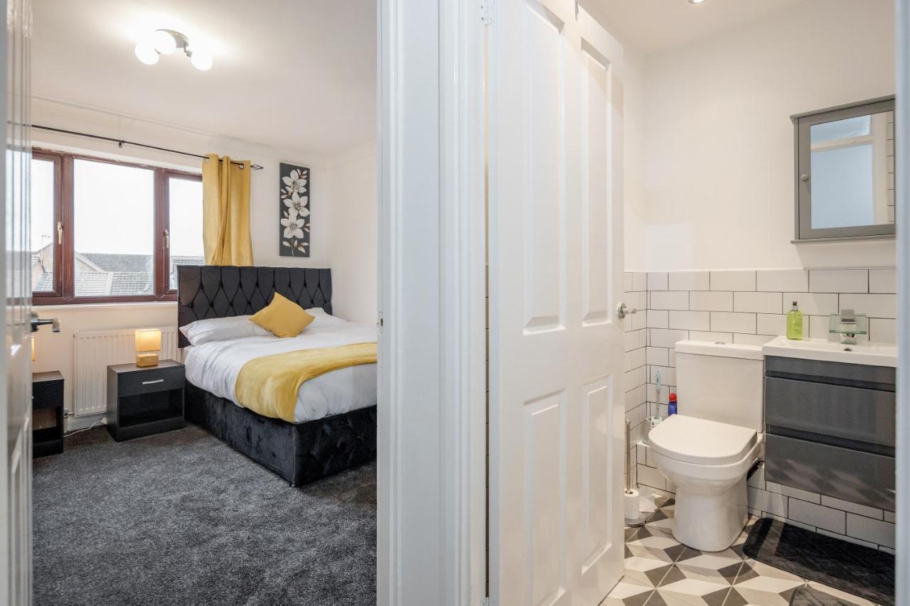Lovely House In Dagenham / Barking With Free Parking, Wifi & Garden מראה חיצוני תמונה