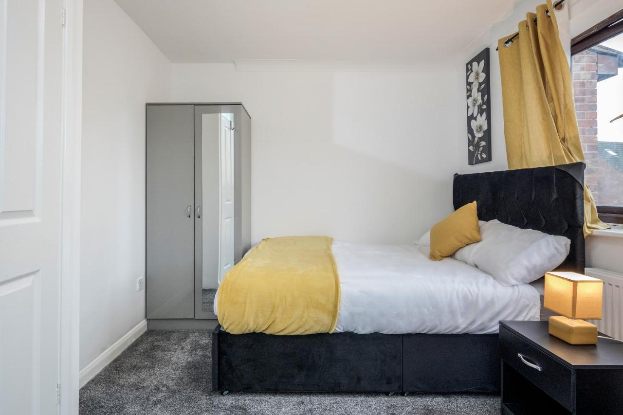 Lovely House In Dagenham / Barking With Free Parking, Wifi & Garden מראה חיצוני תמונה