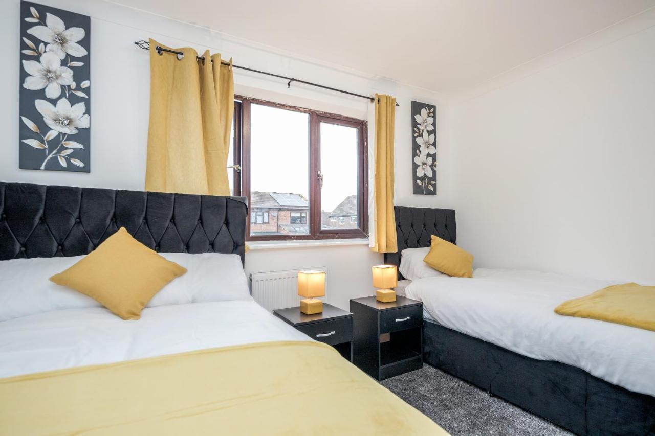 Lovely House In Dagenham / Barking With Free Parking, Wifi & Garden מראה חיצוני תמונה